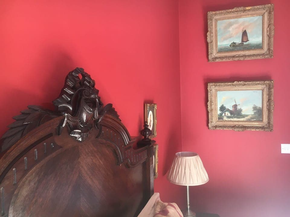 Old masters in the red room