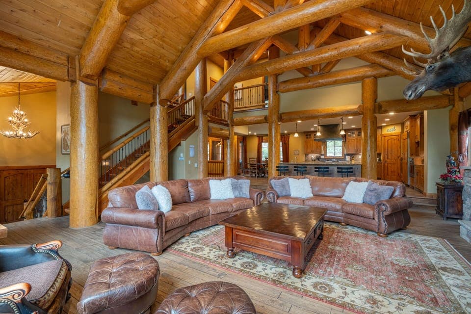 Immaculate vaulted ceilings in an open concept