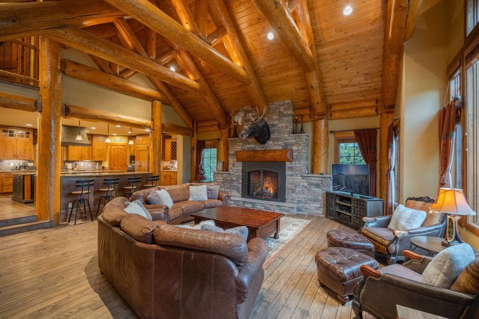 Exquisite log architecture will leave you in awe