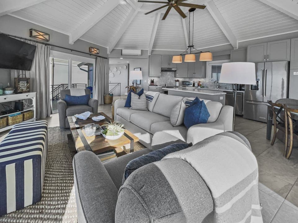 2nd Floor | Main Living Area