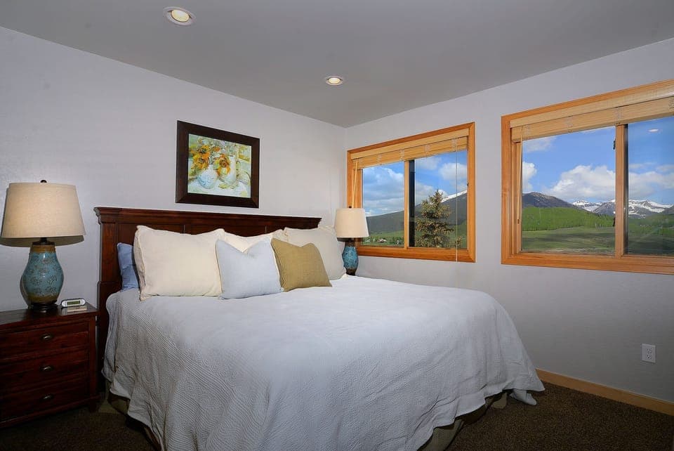 2nd floor king room