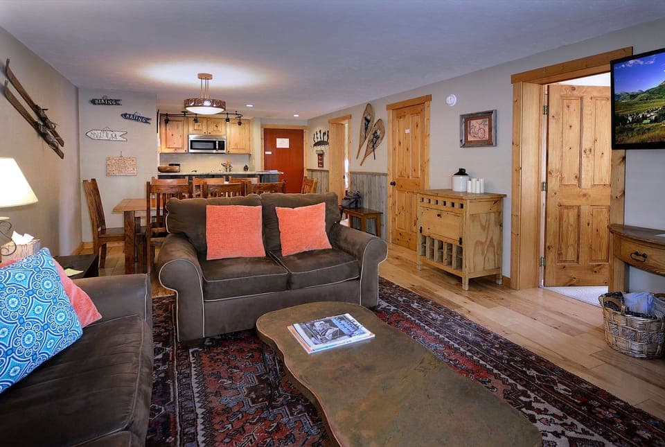 Living/dining/kitchen