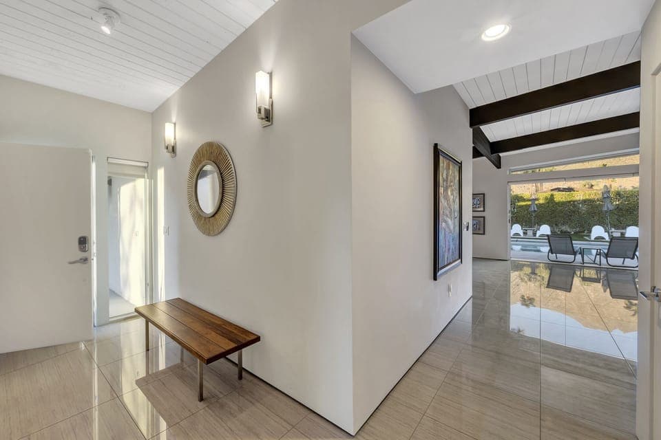 K0018 - Entrance Area