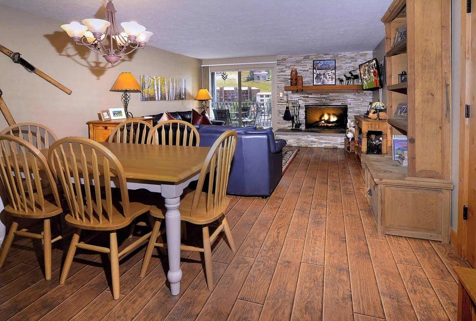 Dining/living room