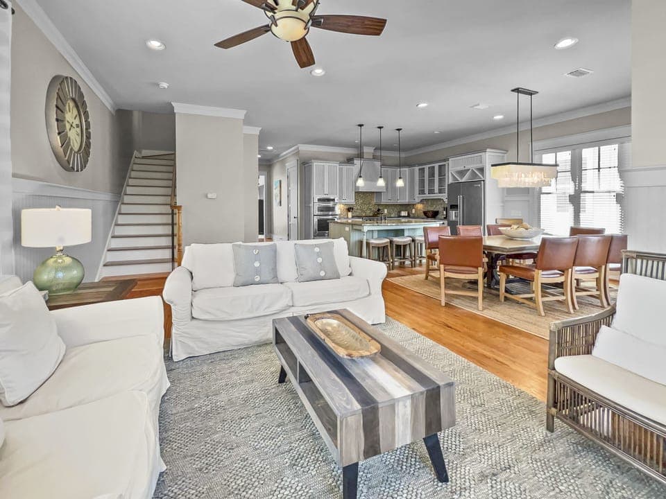 2nd Floor | Living & Dining Area