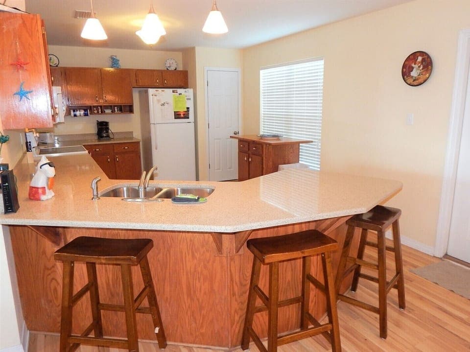 Kitchen Bar 