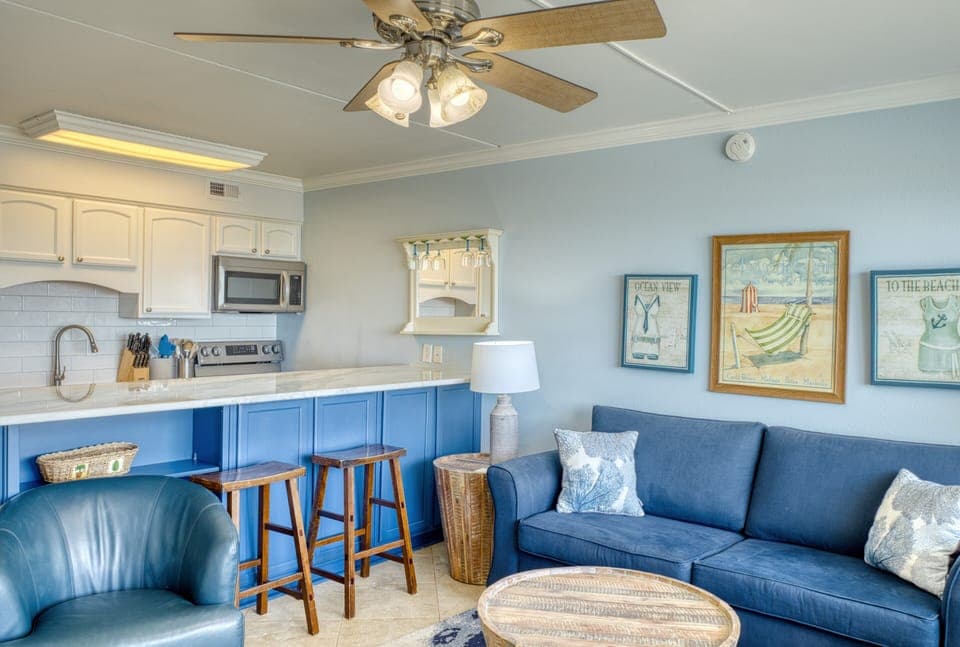 Island Surf #9 Living Room