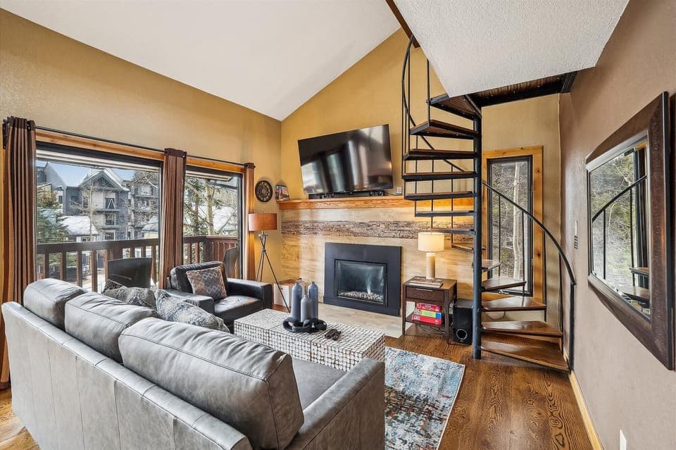 Living Room, 4 O'Clock Lodge A16, Breckenridge Vacation Rental