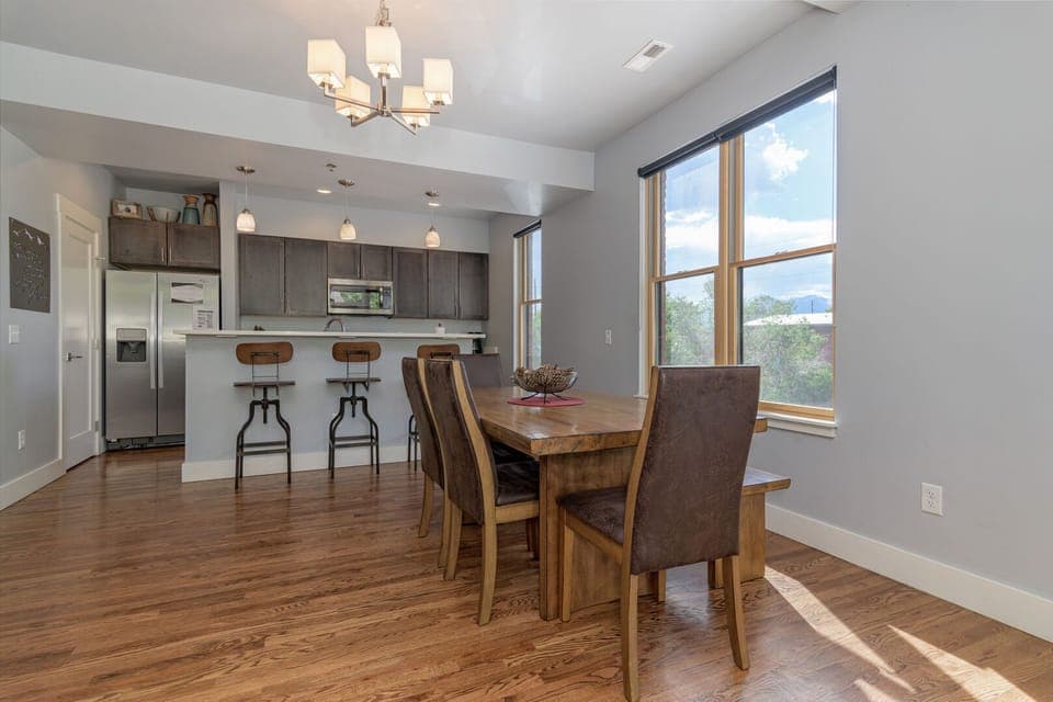 ~ Open concept Kitchen 
~ Dining table seats 6