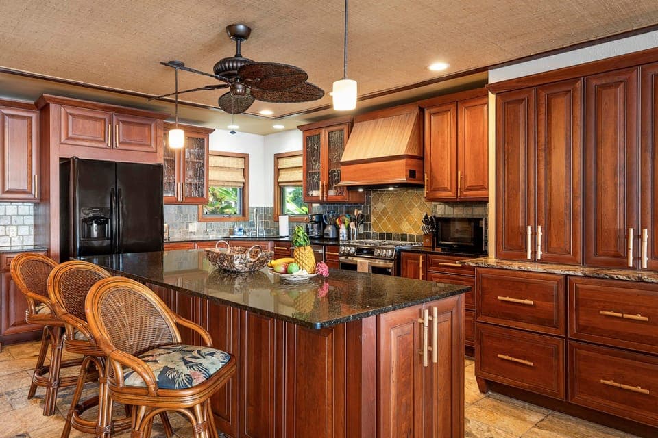 Upgraded Modern Kitchen with Large Island and Breakfast Bar