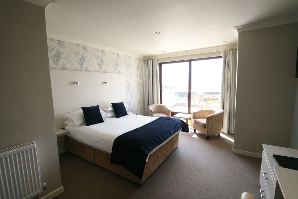 Family Room, Balcony, Ocean View (Bed type not guaranteed) | Iron/ironing board, Internet, bed sheets, wheelchair access