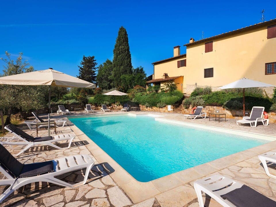 Building Exterior, Outdoor, Pool