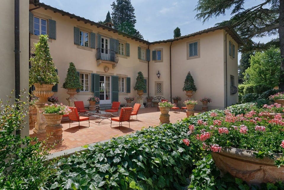 Building Exterior, Garden