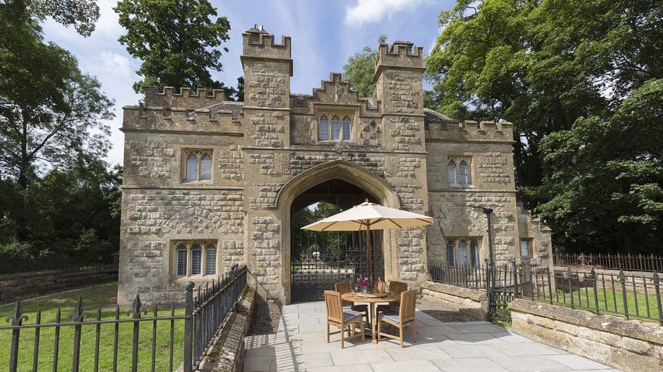 Castle Gatehouse at Sudeley Castle, Bolthole Retreats