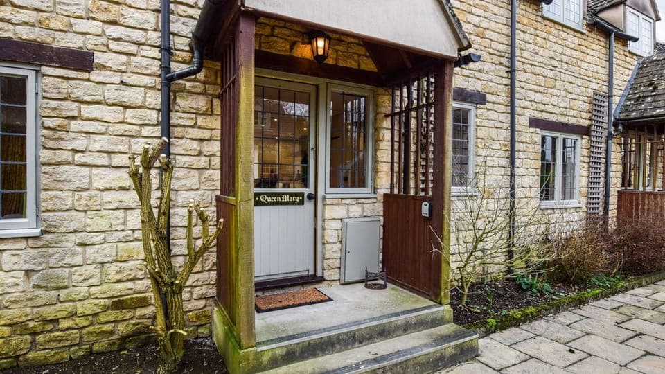 Queen Mary Cottage at Sudeley Castle, Bolthole Retreats
