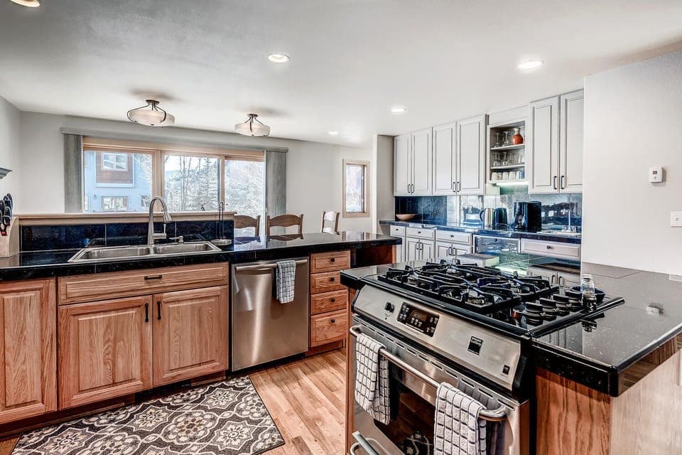 SS333B Kitchen