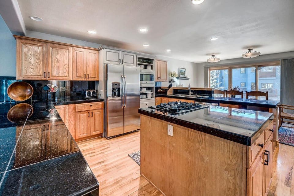 SS333B Kitchen