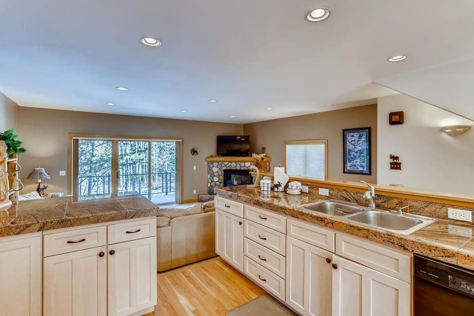 SS333A Kitchen