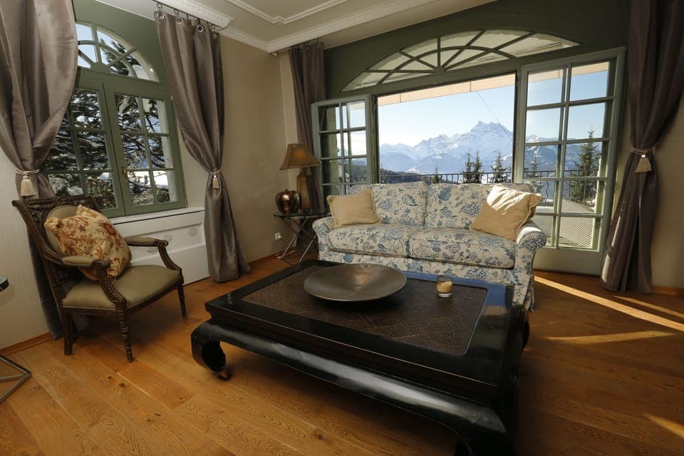 Luxury Villa, 4 Bedrooms, Mountain View | Living room | Flat-screen TV, fireplace