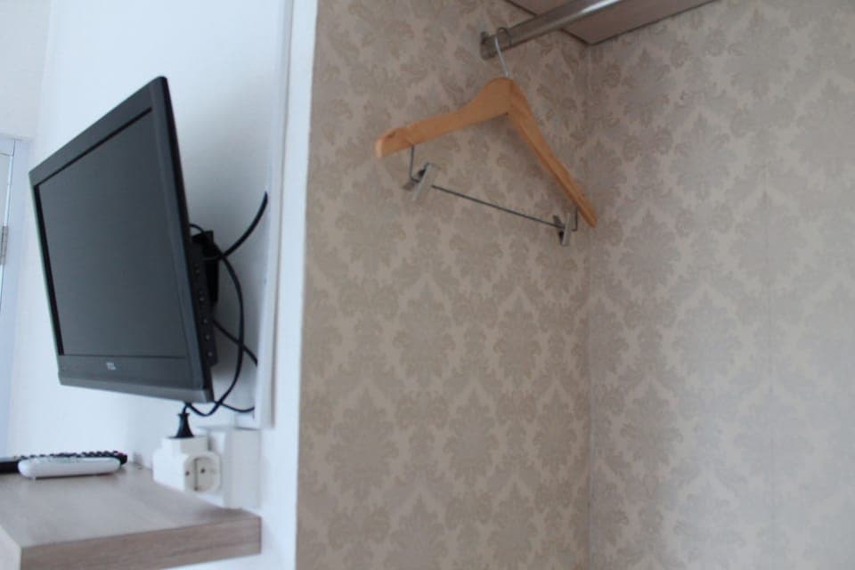 Basic Single Room, 1 Bedroom (With Balcony) | In-room safe, desk, iron/ironing board, rollaway beds