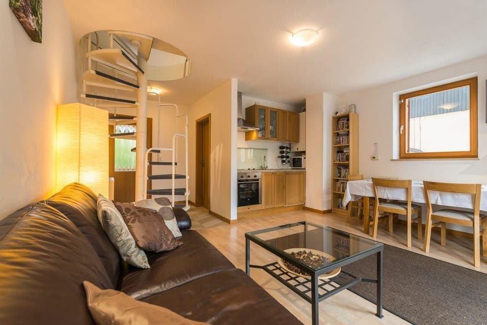 Lepa Soca House - living area