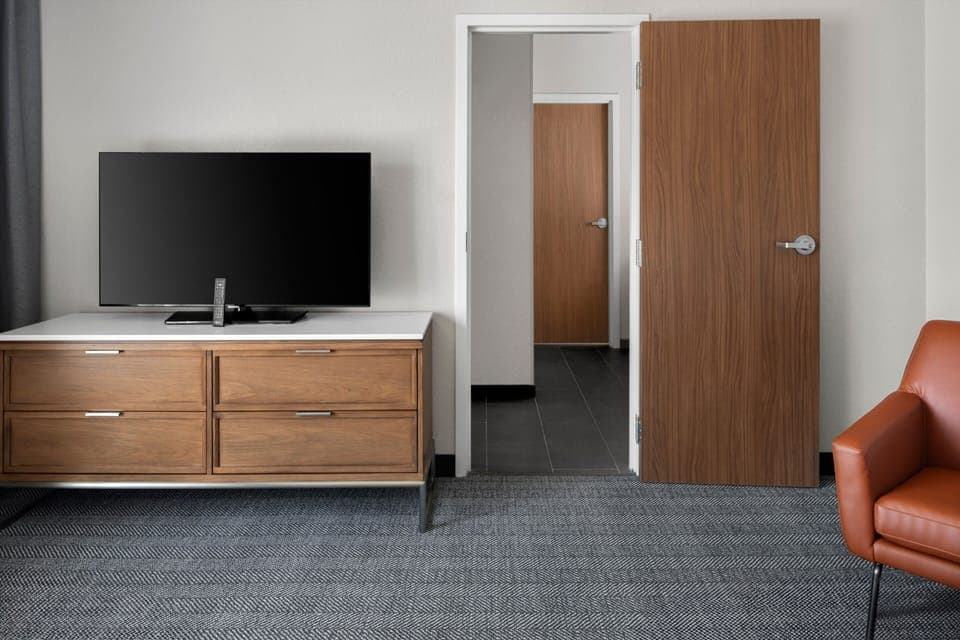 In-room safe, desk, iron/ironing board, free cribs/infant beds