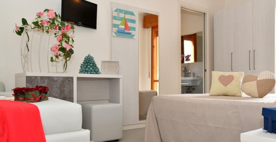 Premium bedding, desk, free WiFi, bed sheets