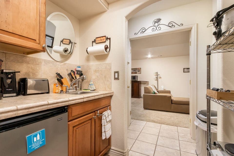 Wet bar