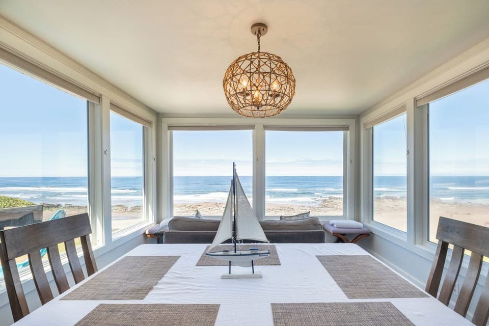 Dining area - Viewing great sunsets, storms and whale watching.