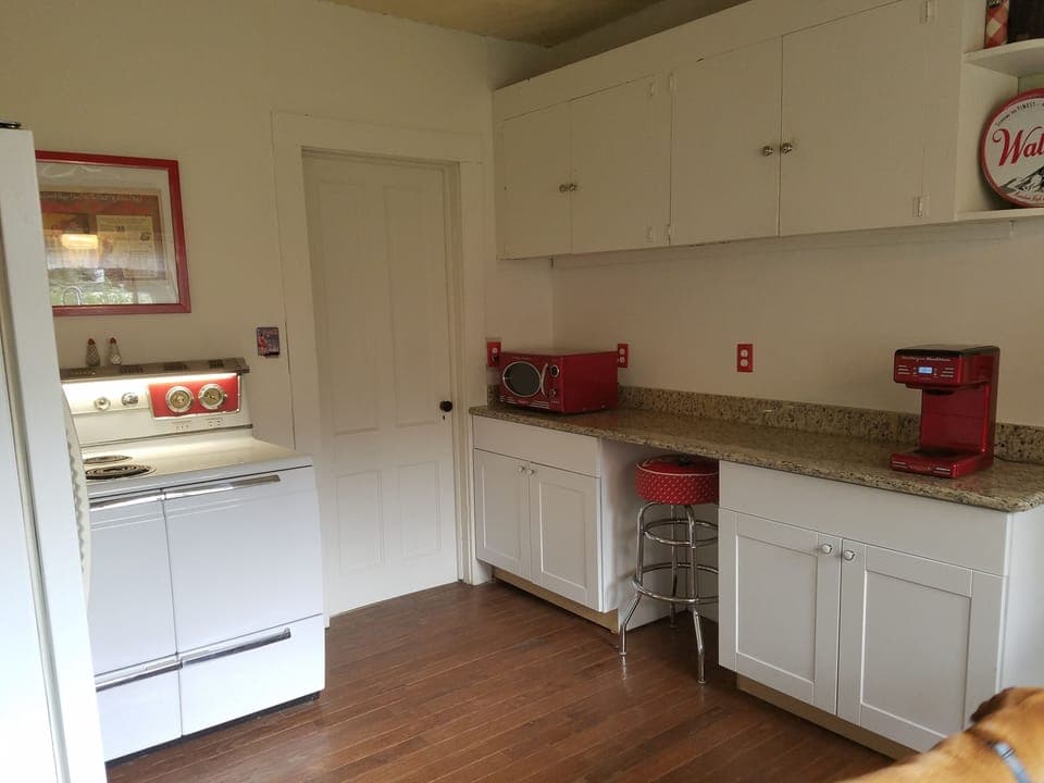Kitchen Photo 2