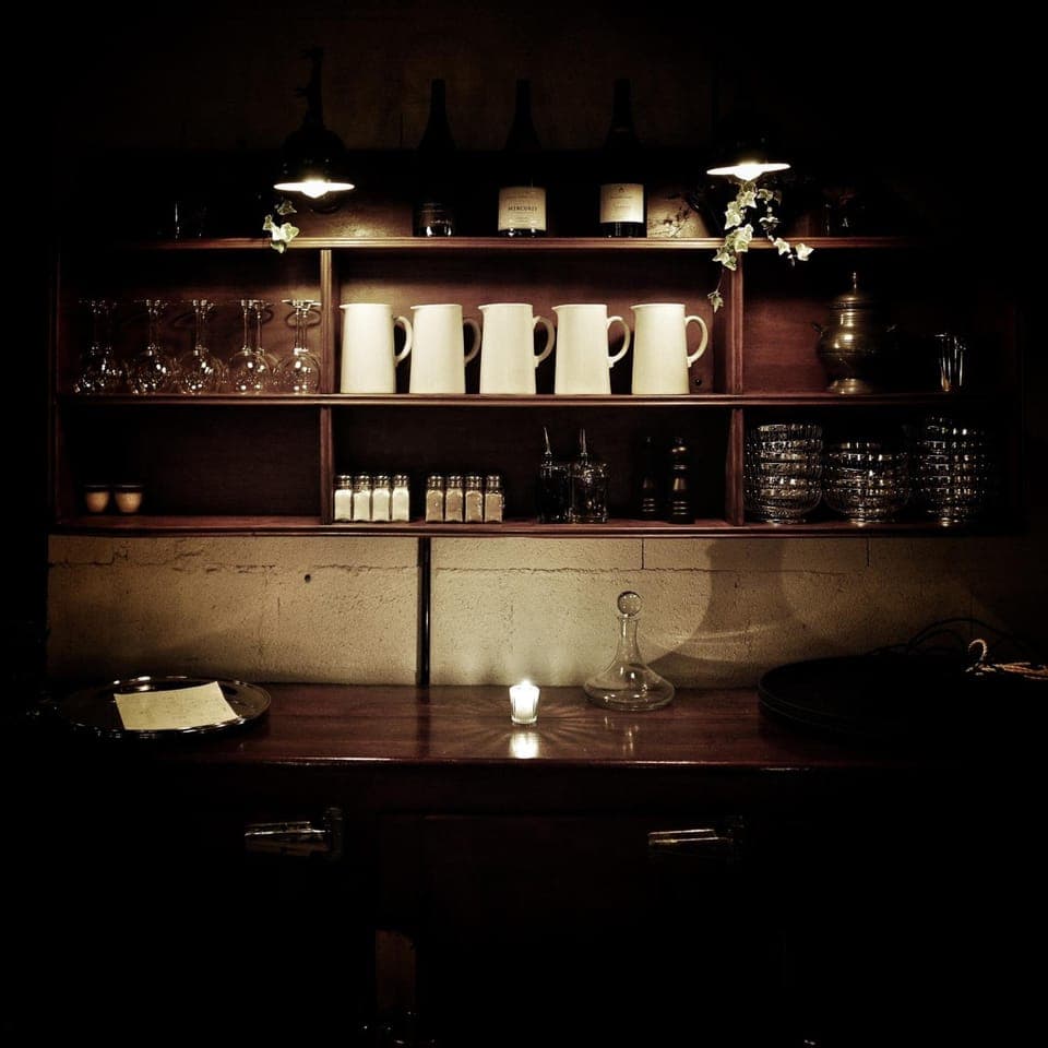 Lunch and dinner served