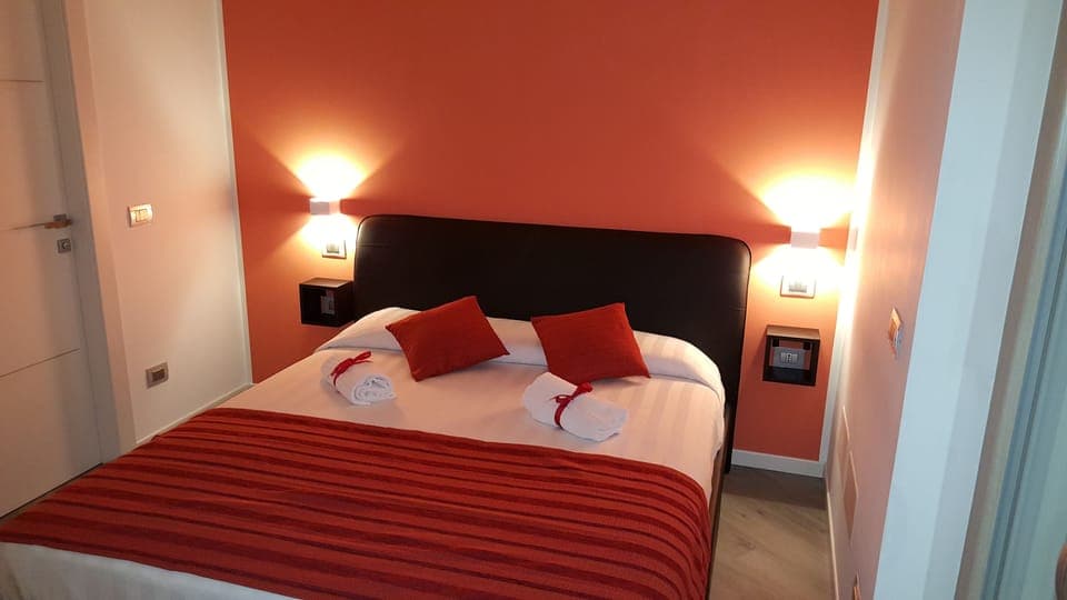Comfort Double Room, Balcony | Premium bedding, desk, soundproofing, free WiFi