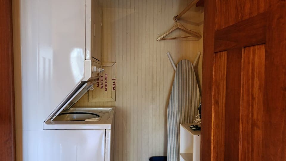 Lower Level - Laundry Area