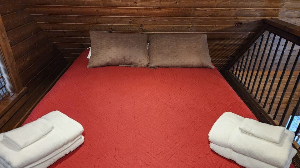 Loft w/ Full Bed