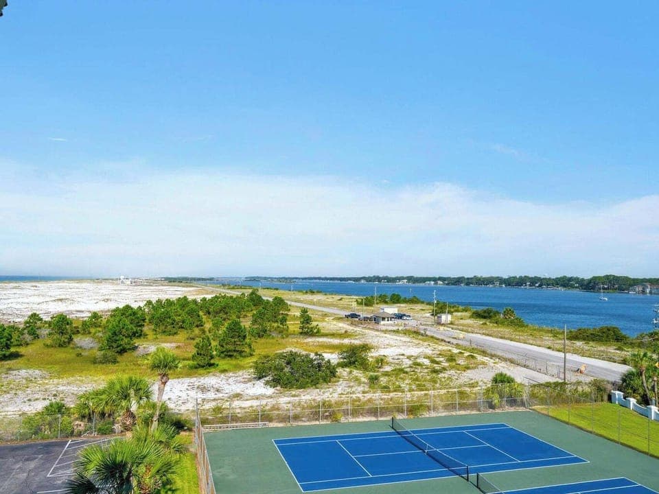 Tennis & Pickleball