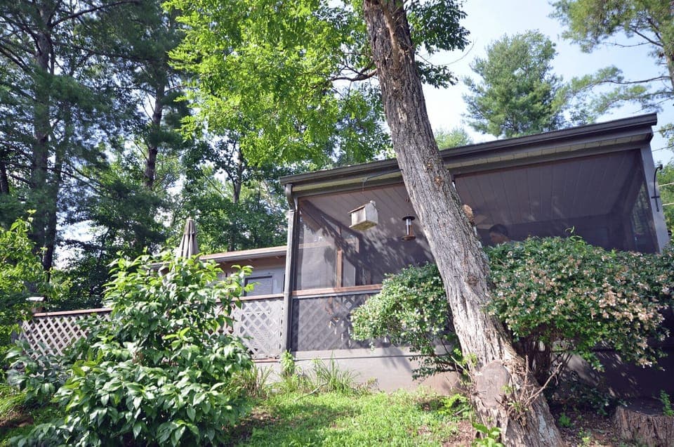 Exterior2.JPG