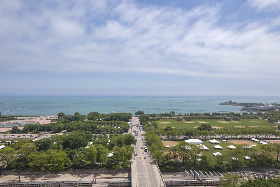 Room, 1 King Bed, Lake View (Mobility Accessible, Tub) | Premium bedding, in-room safe, desk, blackout drapes