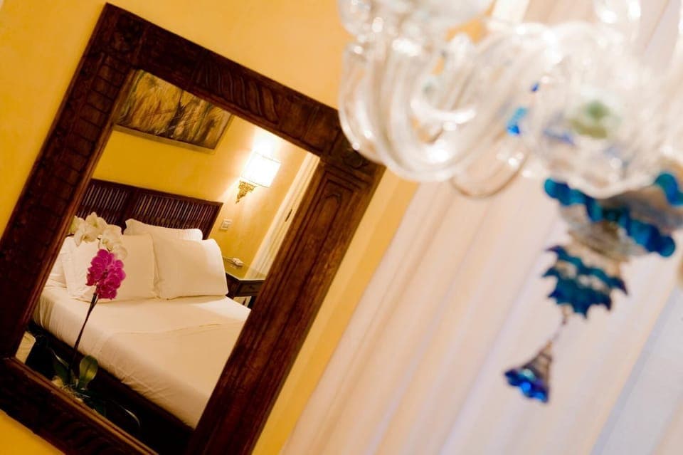 Comfort Double Room | Hypo-allergenic bedding, minibar, in-room safe, desk