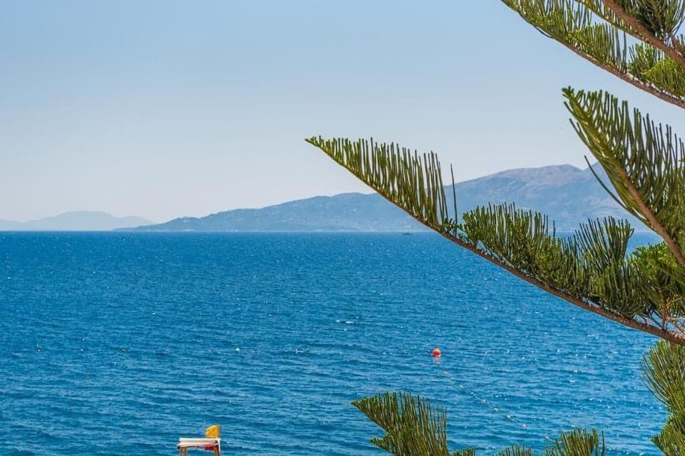 Double Room, Sea View | Minibar, in-room safe, iron/ironing board, free WiFi