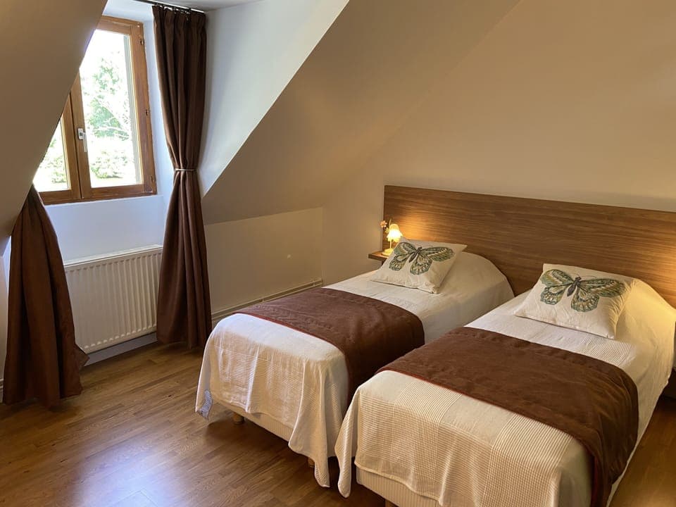 Double Room | Desk, soundproofing, iron/ironing board, cribs/infant beds