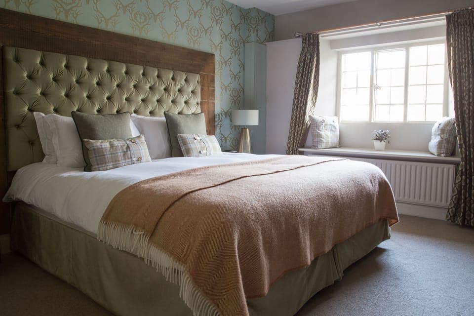 Comfort Room | Egyptian cotton sheets, premium bedding, down comforters