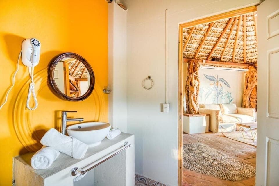 Suite | Bathroom | Shower, rainfall showerhead