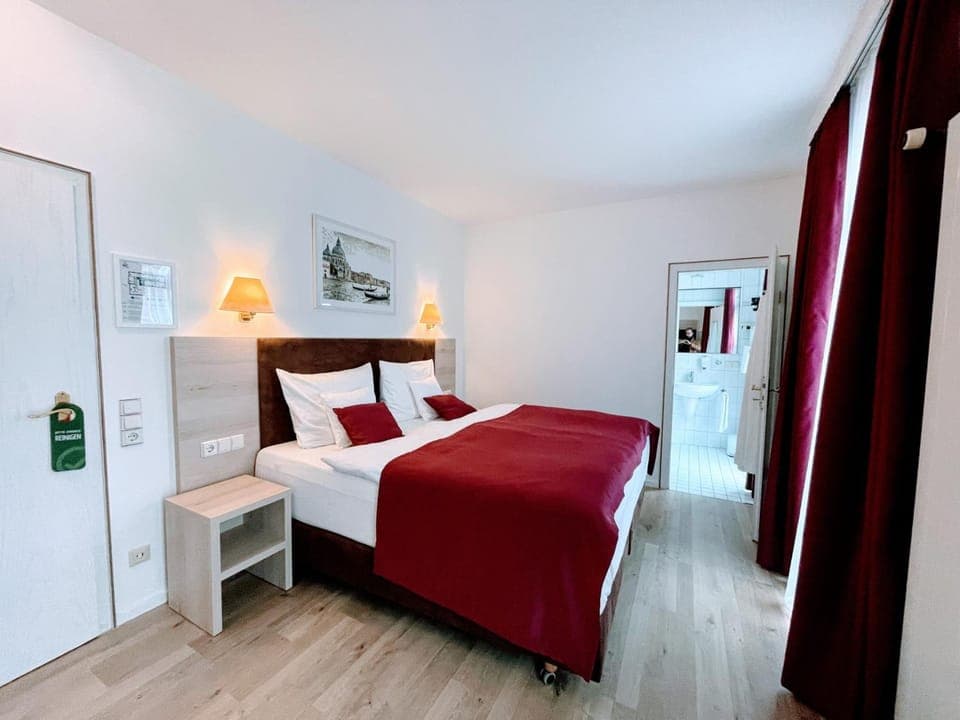 Desk, soundproofing, iron/ironing board, free WiFi