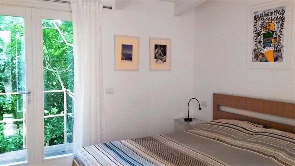 Standard Double Room | Desk, soundproofing, iron/ironing board, rollaway beds