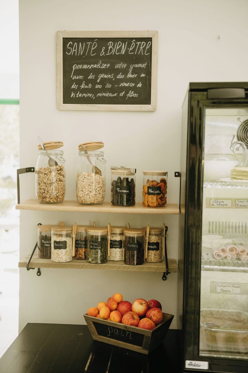 Daily buffet breakfast (EUR 11 per person)