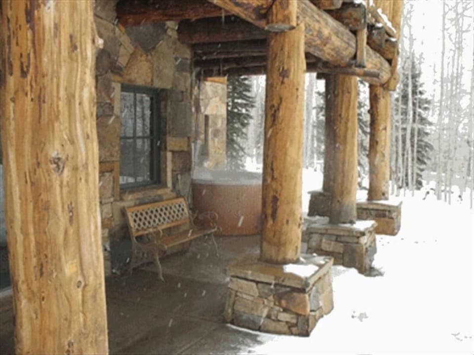 Hot -Tub under deck