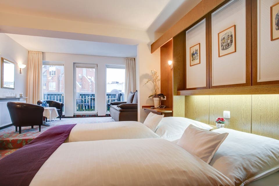 Quadruple Room | Desk, iron/ironing board, free WiFi, bed sheets