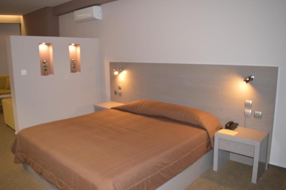 In-room safe, desk, free cribs/infant beds, free WiFi