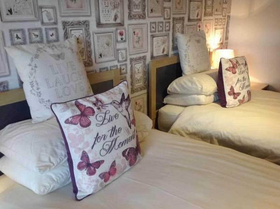 Twin Room | Room amenity