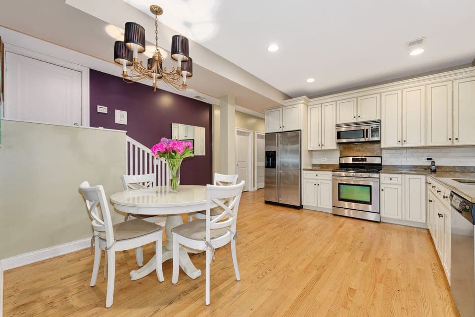 Open floor plan, great for families and entertaining.   